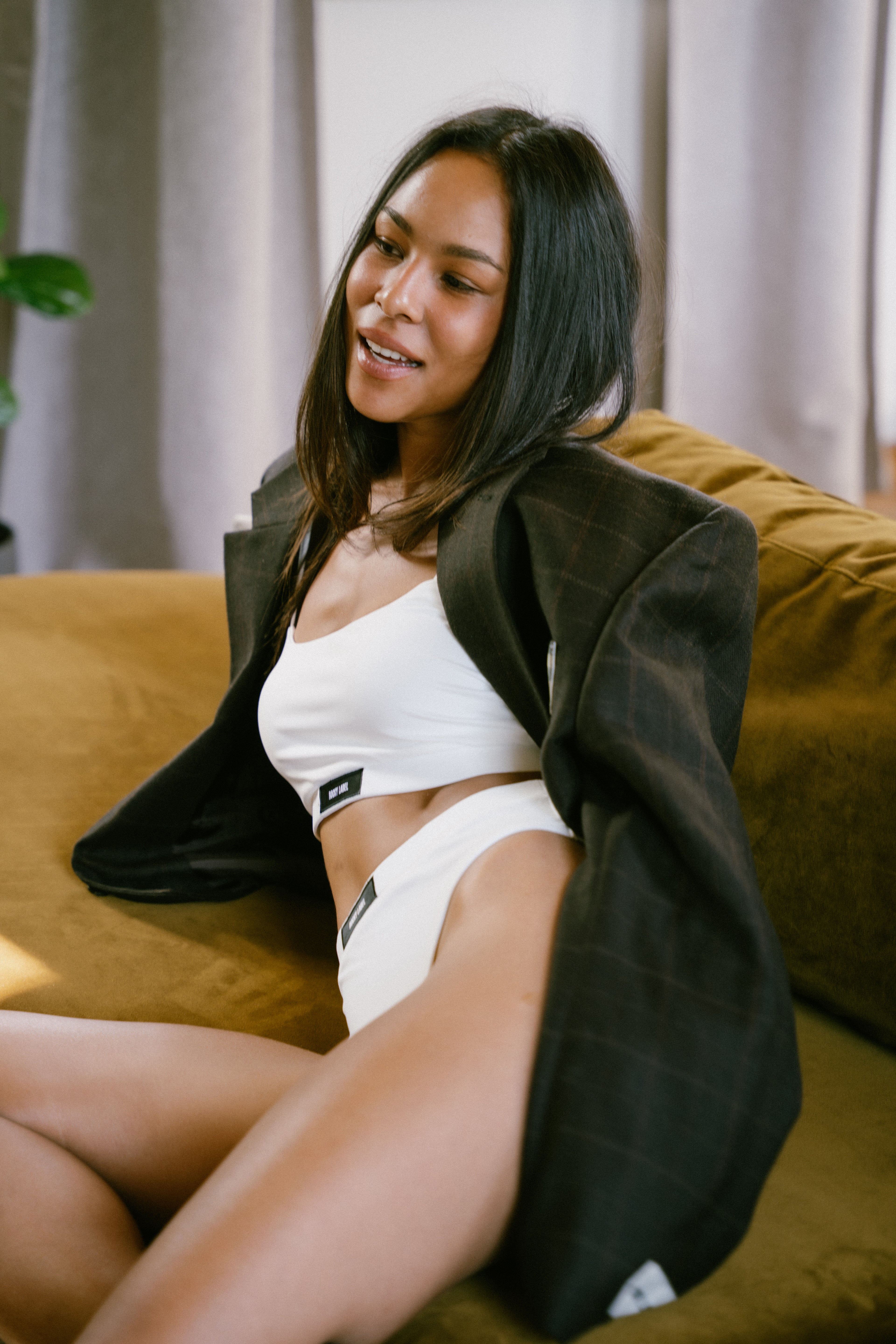 Core String White | Black Label