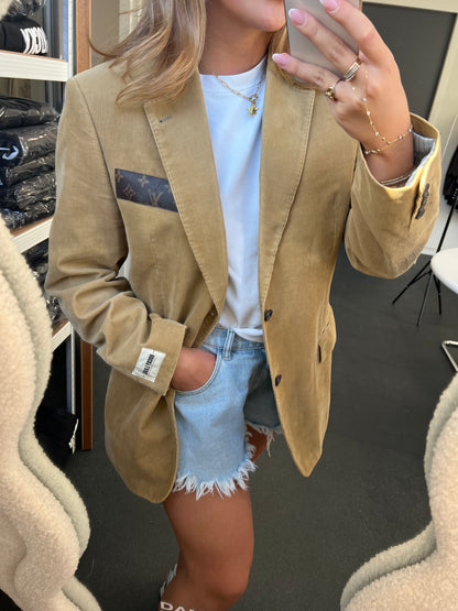 Edit 2 | Piece No.19 – Oversized Blazer [M-L]